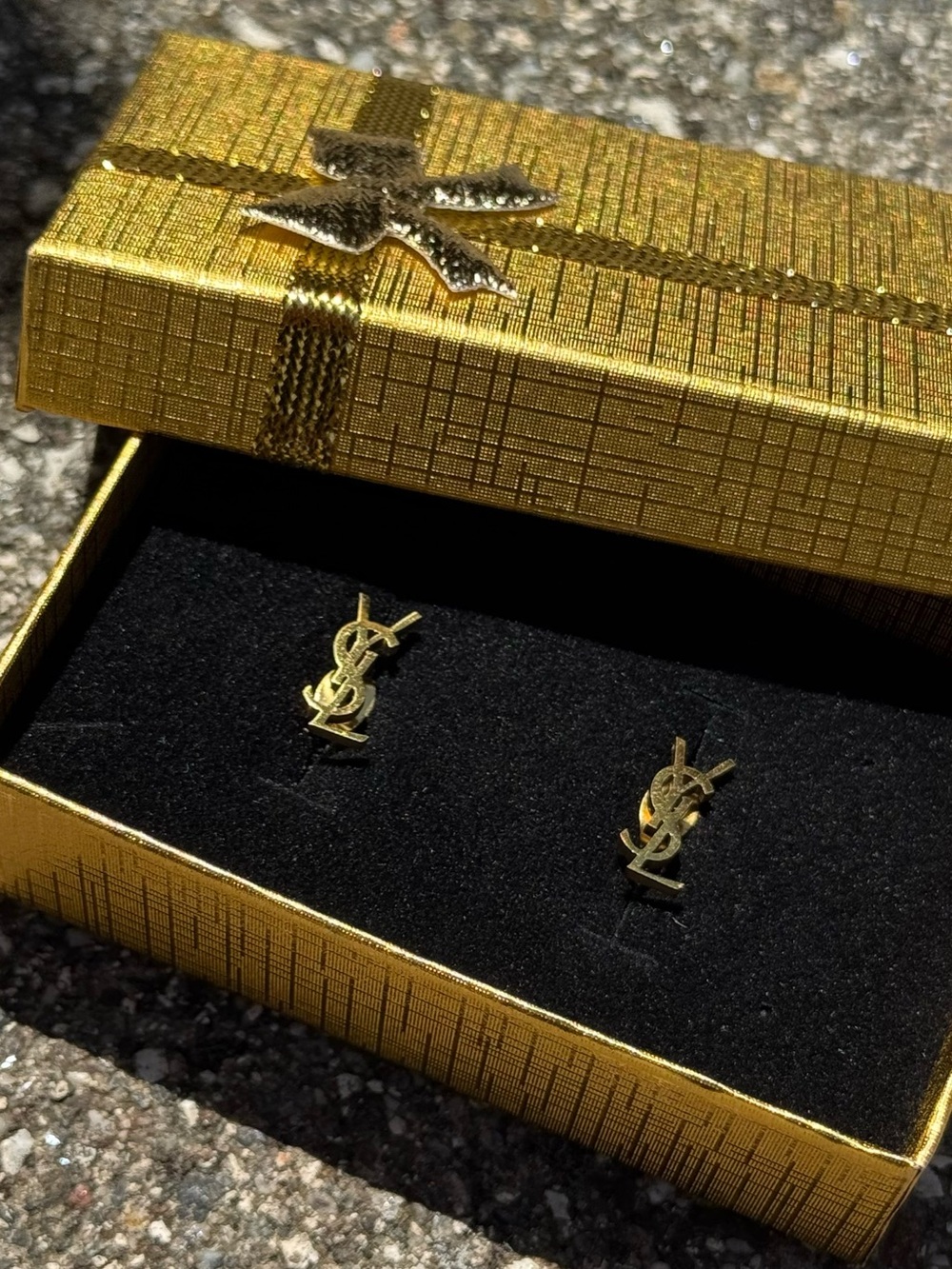 🆕 YSL Logo Drop Stud Earrings - Picture 4 of 5